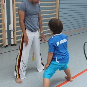 Trabalho - treinador de capoeira pra criancas